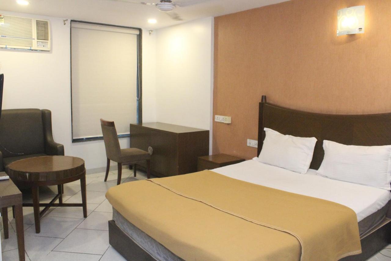Hotel Western Court Boisar エクステリア 写真