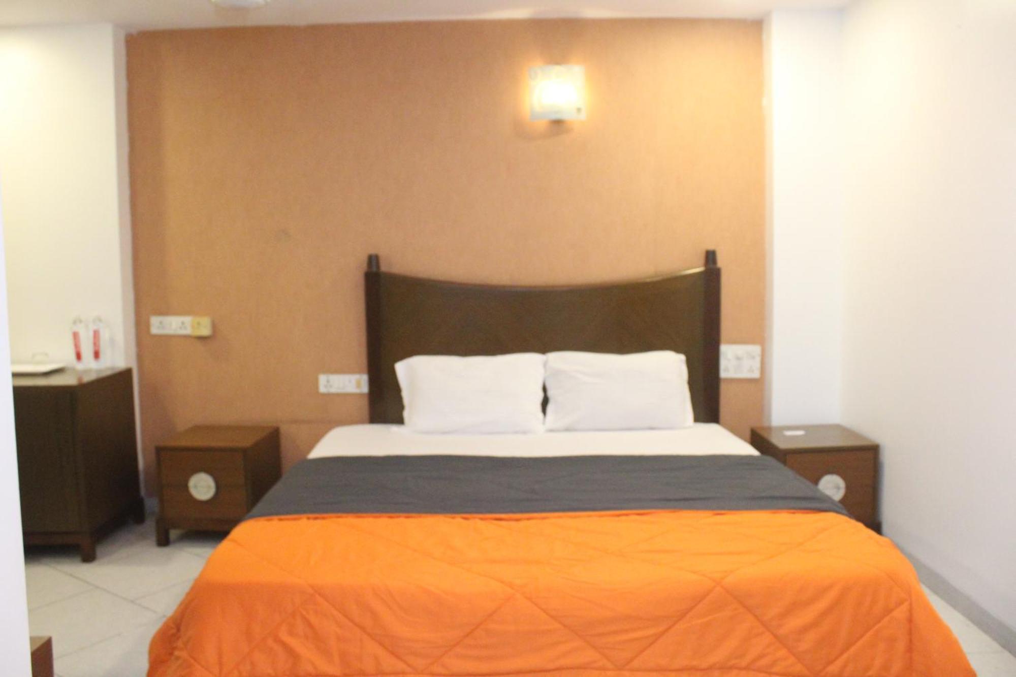 Hotel Western Court Boisar エクステリア 写真